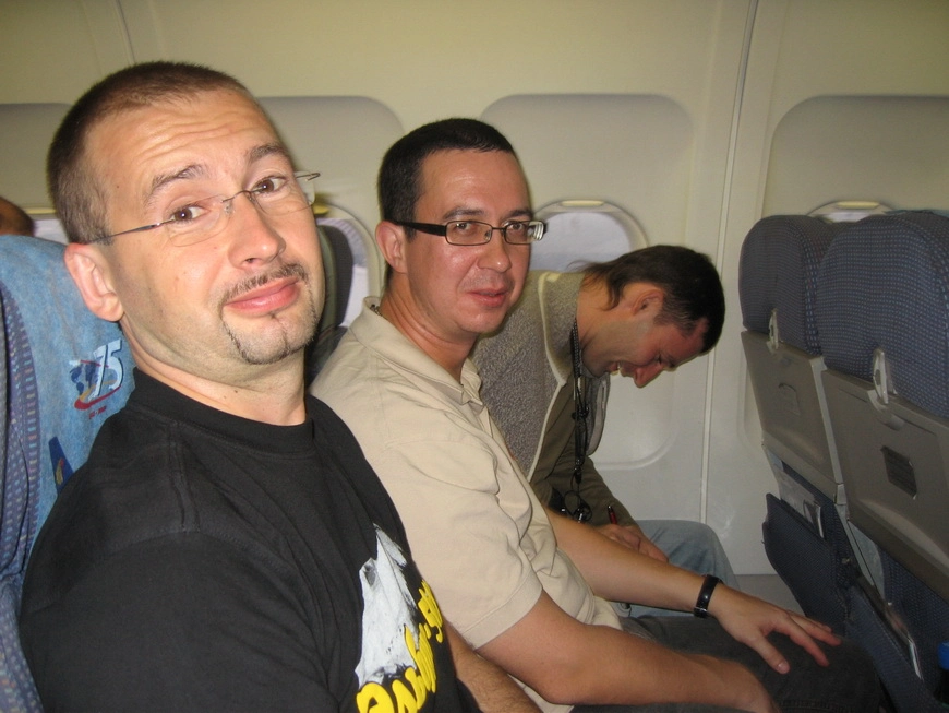 Загрузка картинки - Борт Москва-Каир. Какие-то рыги