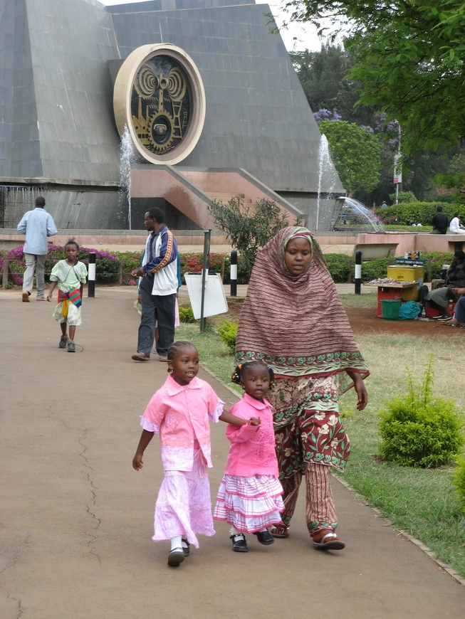 Загрузка картинки - Найроби, центральный парк. Чёрные Ангелочки