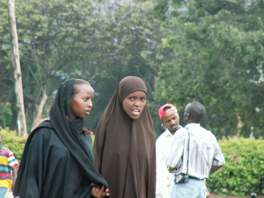 Загрузка картинки - Найроби, центральный парк. Чёрные Ангелы