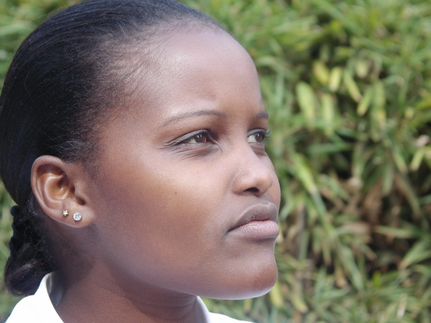 Загрузка картинки - Найроби, жирафий парк. Чёрнушка Беки