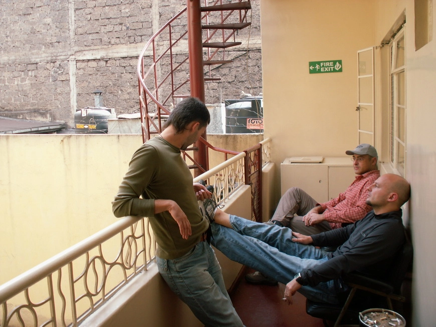 Загрузка картинки - Найроби, отель Терминал. Африканское патио