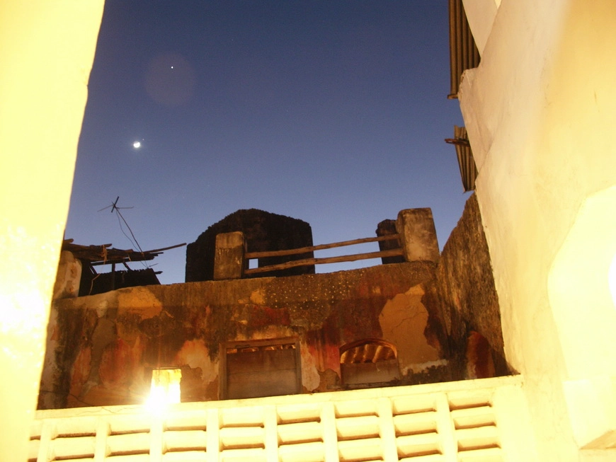 Загрузка картинки - Отель Кипонда. Вид на луну