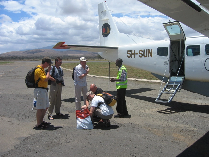 Загрузка картинки - Аруша, аэропорт. Маршрутное такси Солнышко