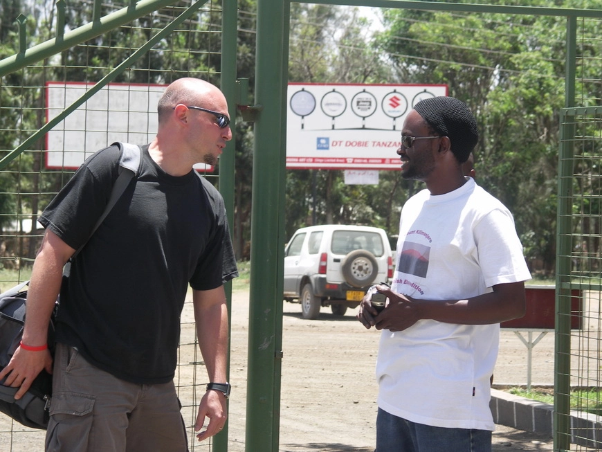 Загрузка картинки - Аруша, аэропорт. Русскоговорящий гид Крис