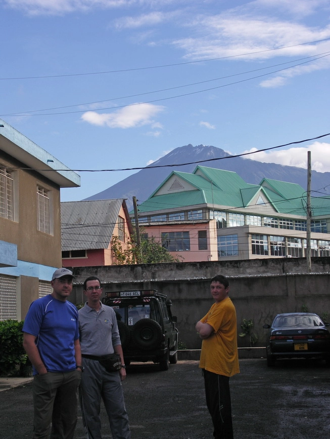 Загрузка картинки - Аруша. Вид на гору Меру