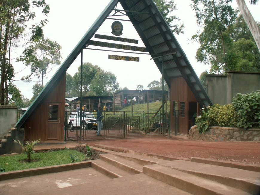 Загрузка картинки - Национальный парк Килиманджаро. Ворота Мачаме