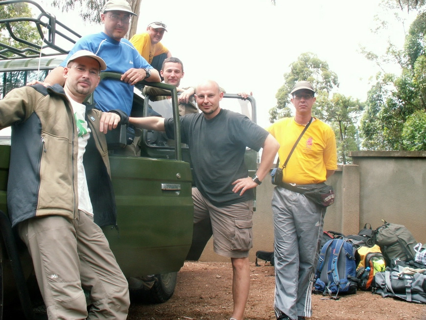 Загрузка картинки - Национальный парк Килиманджаро. Банда восходителей