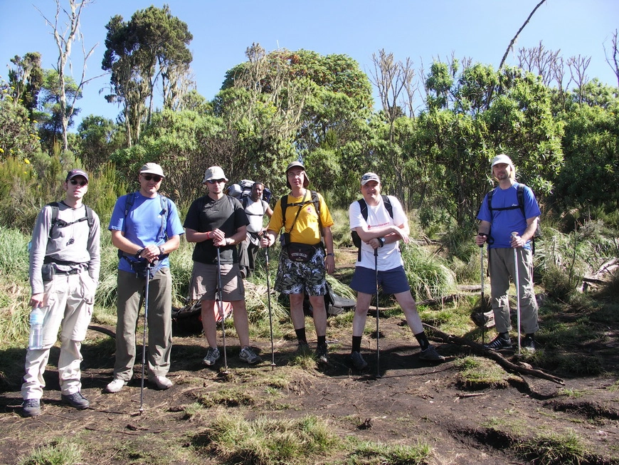 Загрузка картинки - Килиманджаро, Мачаме Хат. Банда плюс немец Мартин