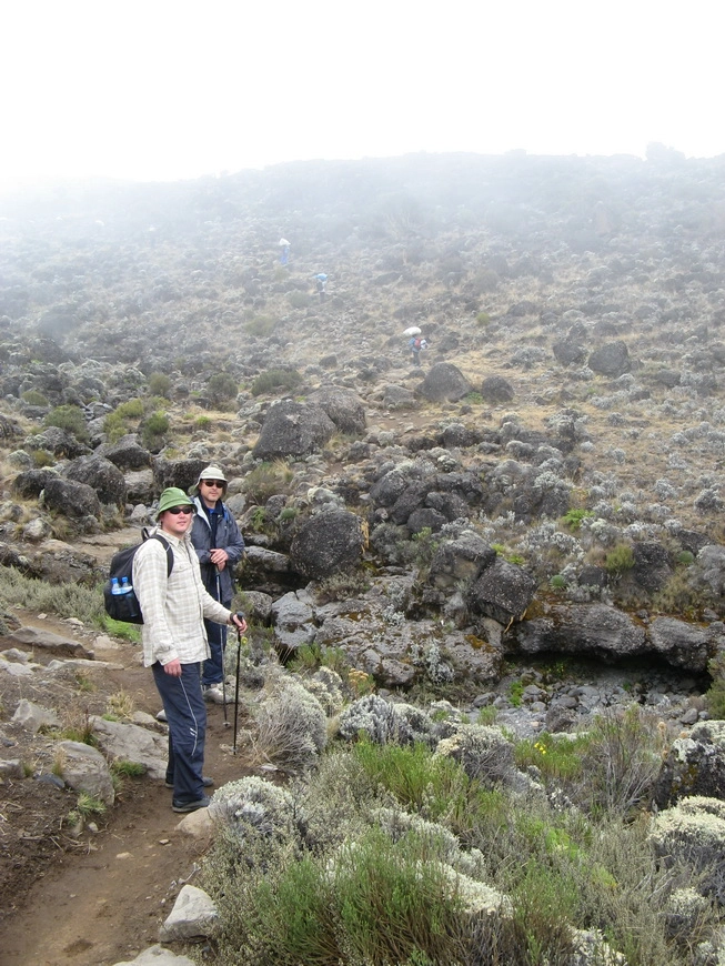 Загрузка картинки - Килиманджаро, маршрут Мачаме. Впереди все ипостаси воды