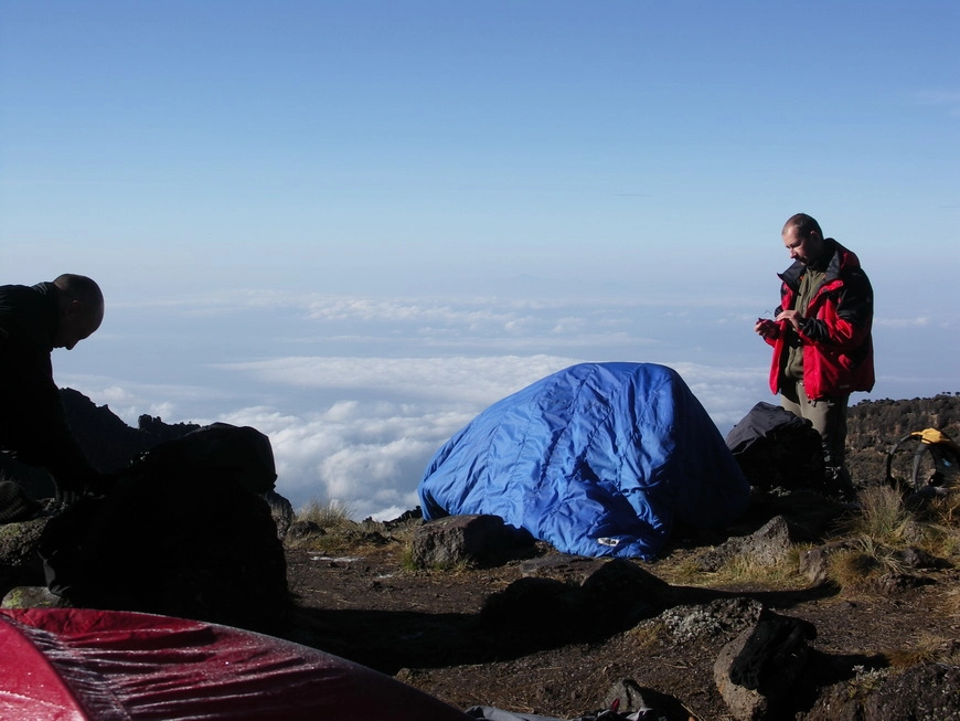 Загрузка картинки - Килиманджаро, Барранко Кэмп. Солнце взойдёт!