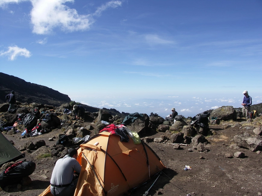 Загрузка картинки - Килиманджаро, Барранко Кэмп. Жизнь налаживается