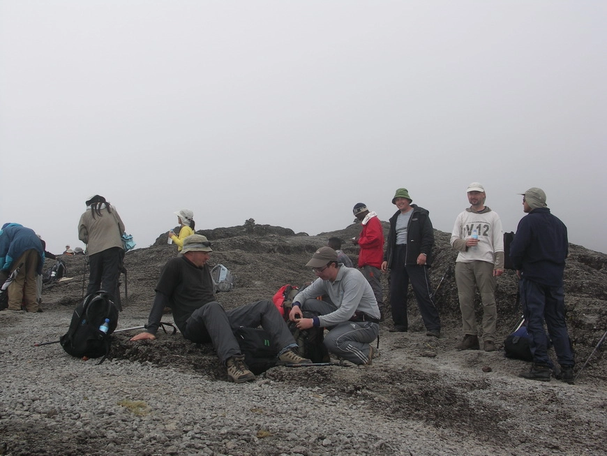 Загрузка картинки - Килиманджаро, Стена Барранко. Прибытие вслед за японочками