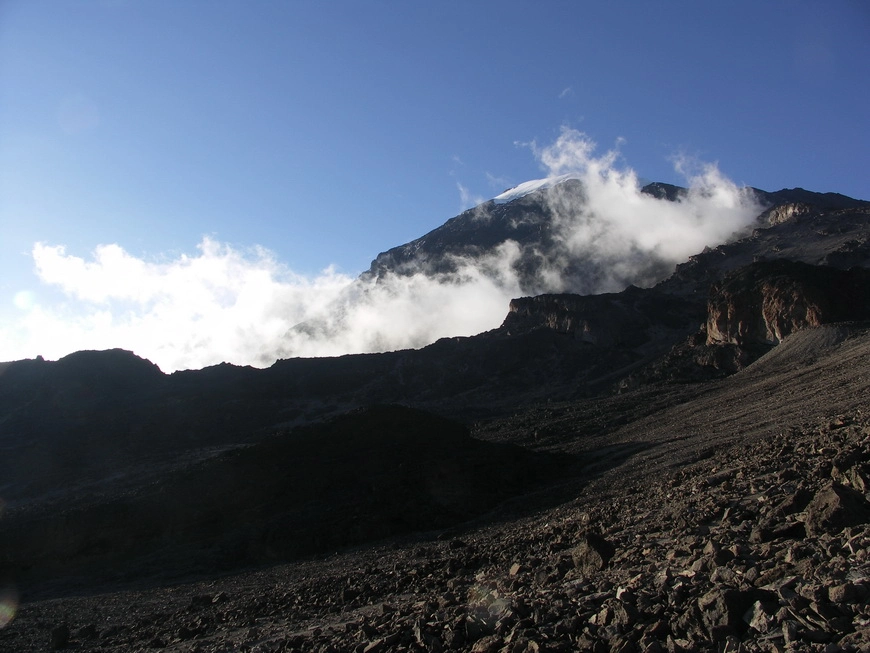Загрузка картинки - Килиманджаро, Южный склон. Вид на Вершину