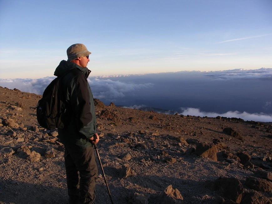 Загрузка картинки - Килиманджаро, хребет Барафу. Марик ловит закат
