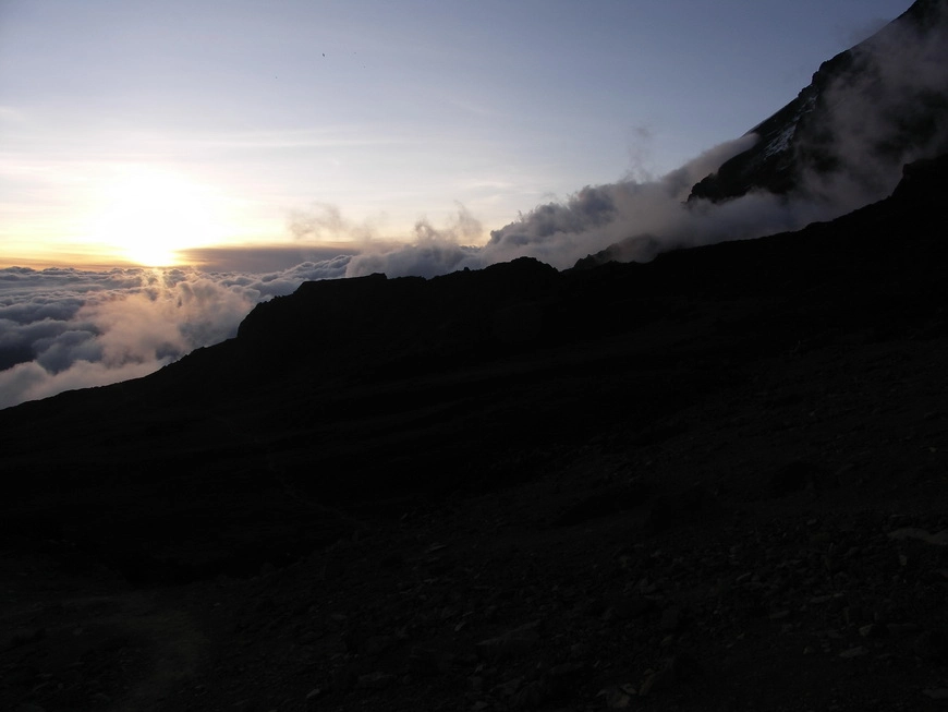 Загрузка картинки - Килиманджаро, хребет Барафу. Закат