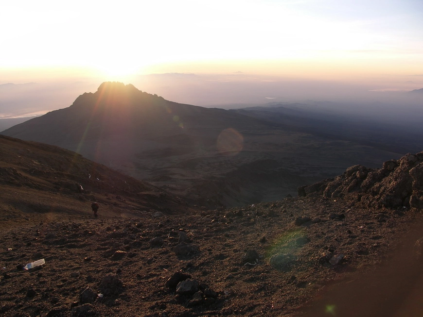 Загрузка картинки - Килиманджаро, почти Вершина. Рассвет, 6:16