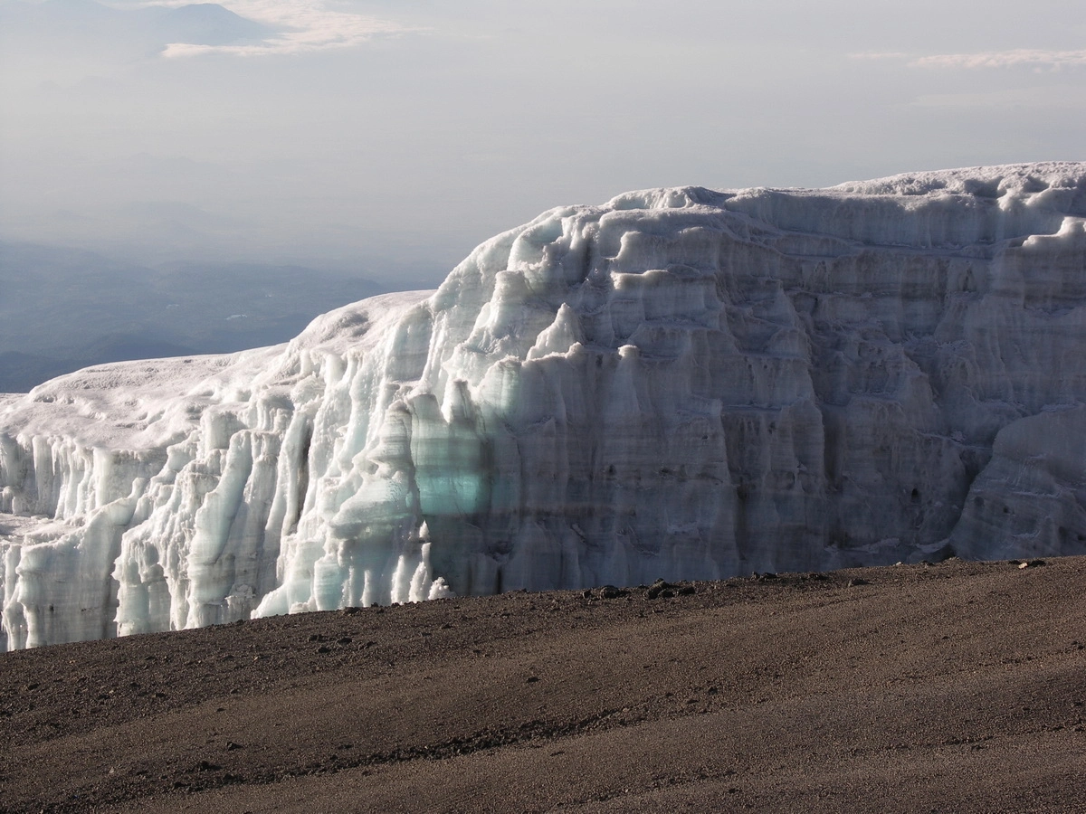 Загрузка картинки - Килиманджаро, Вершина. Лазурные ростры ледника