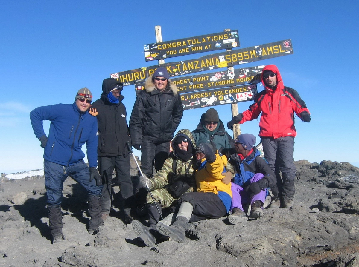 Загрузка картинки - Килиманджаро, Вершина. Свавдебные фото