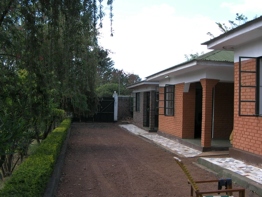 Загрузка картинки - Моши, частный кемпинг. Вид на абитасьон