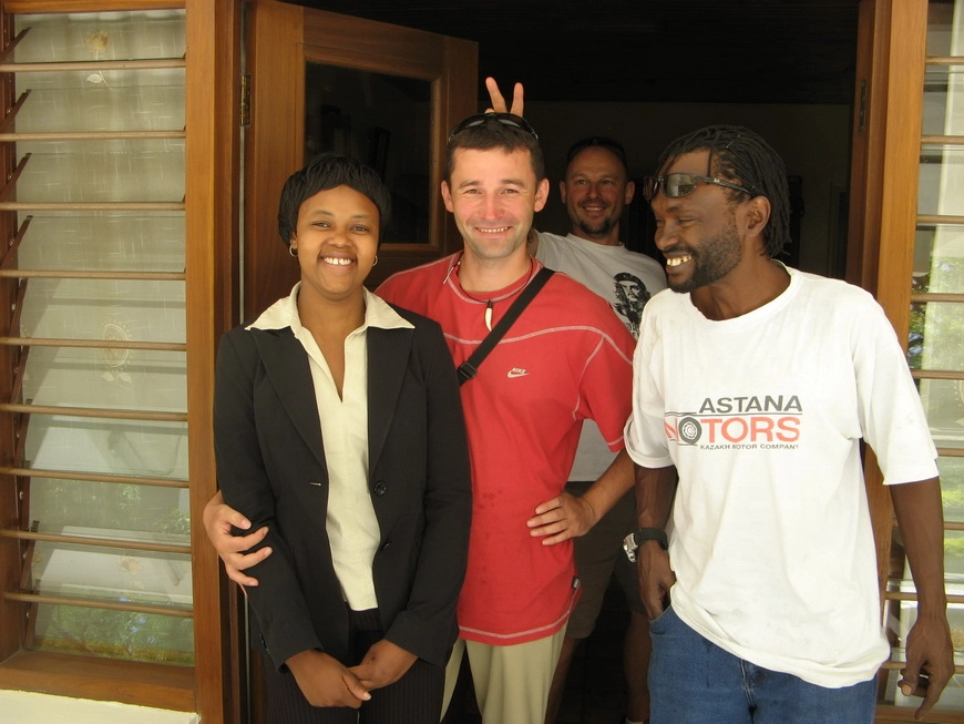 Загрузка картинки - Аруша, отель Аруша Резорт. Лорик и другие