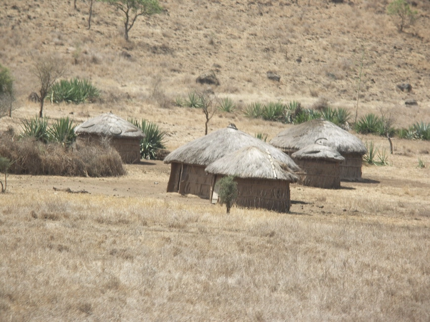 Загрузка картинки - Масайская деревня