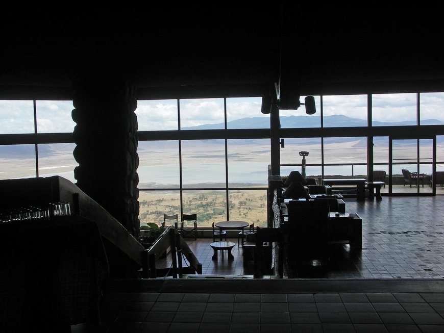 Загрузка картинки - Нгоро-Нгоро. Вид на долину из лоджа