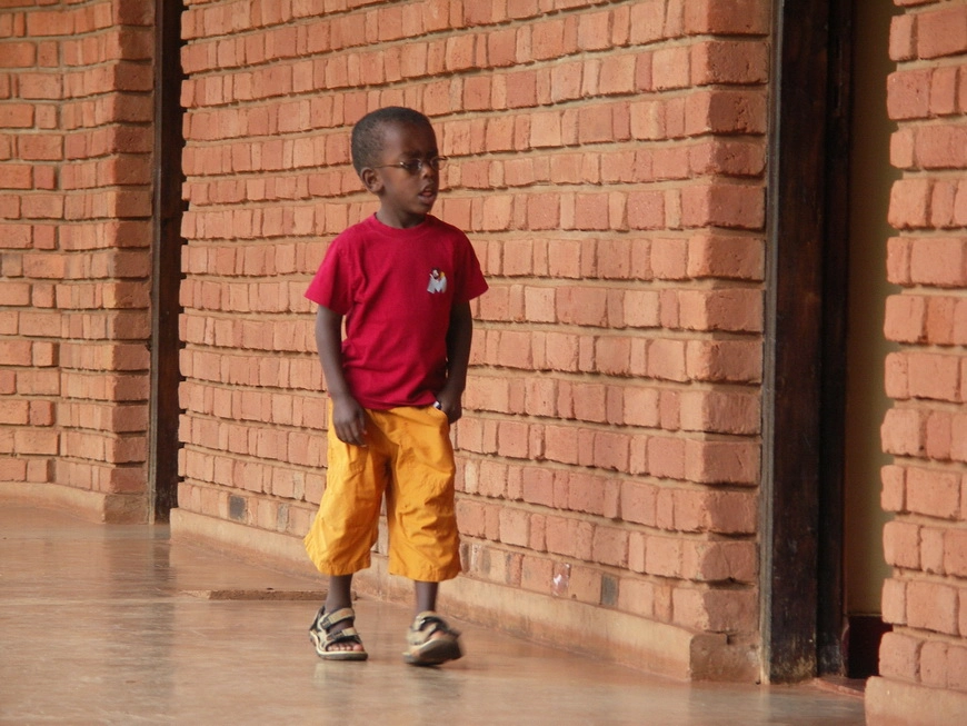 Загрузка картинки - Селение Карату, церковный хостел. Чёрный сынок и...