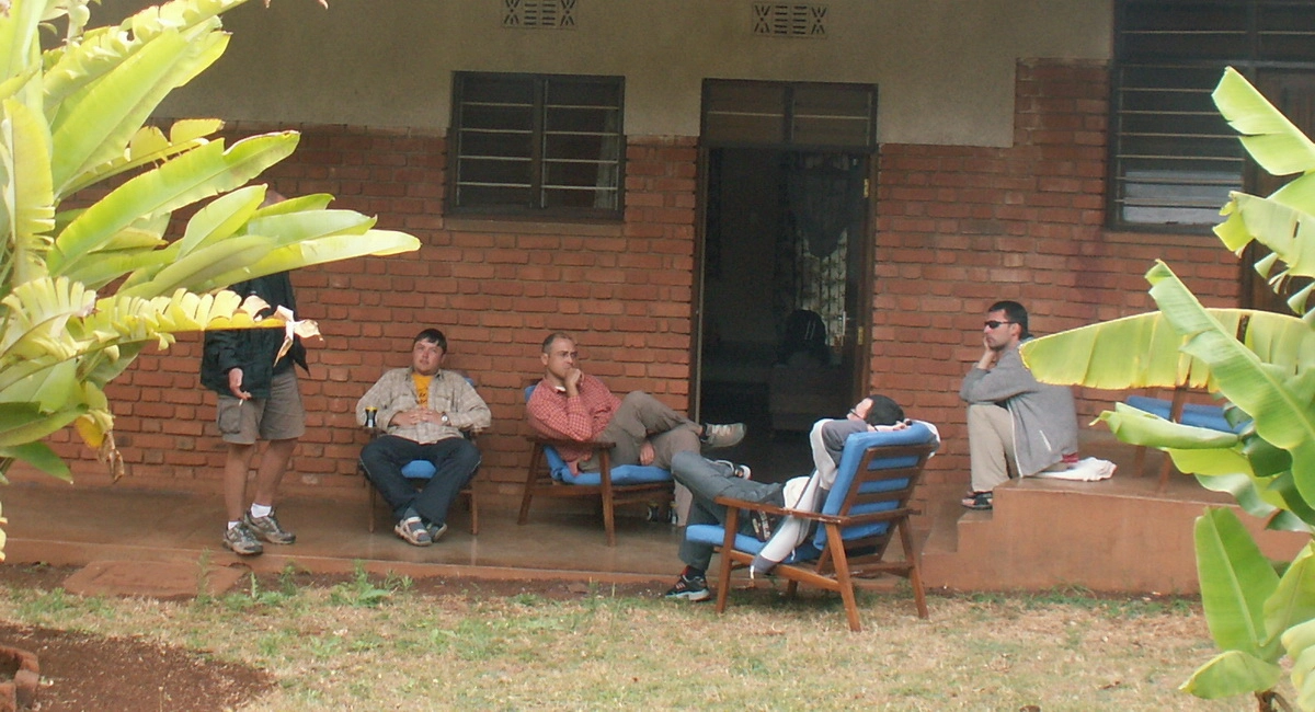 Загрузка картинки - Селение Карату, церковный хостел. Думы мои - сумерки