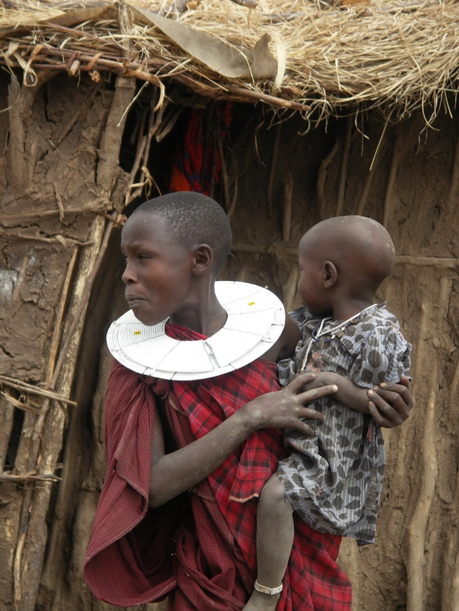 Загрузка картинки - Масайская деревня. Молодое поколение