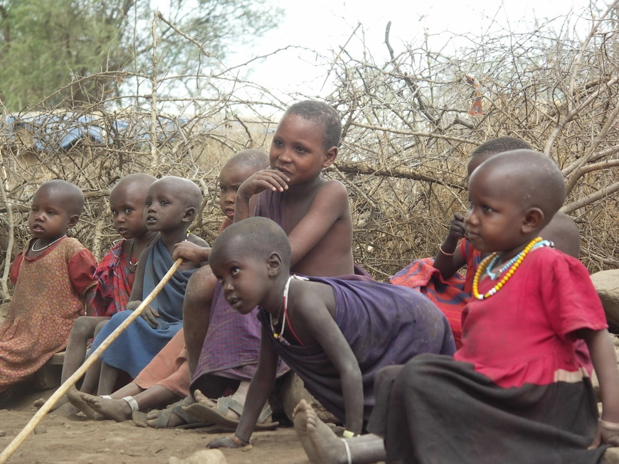 Загрузка картинки - Масайская деревня. Детишки
