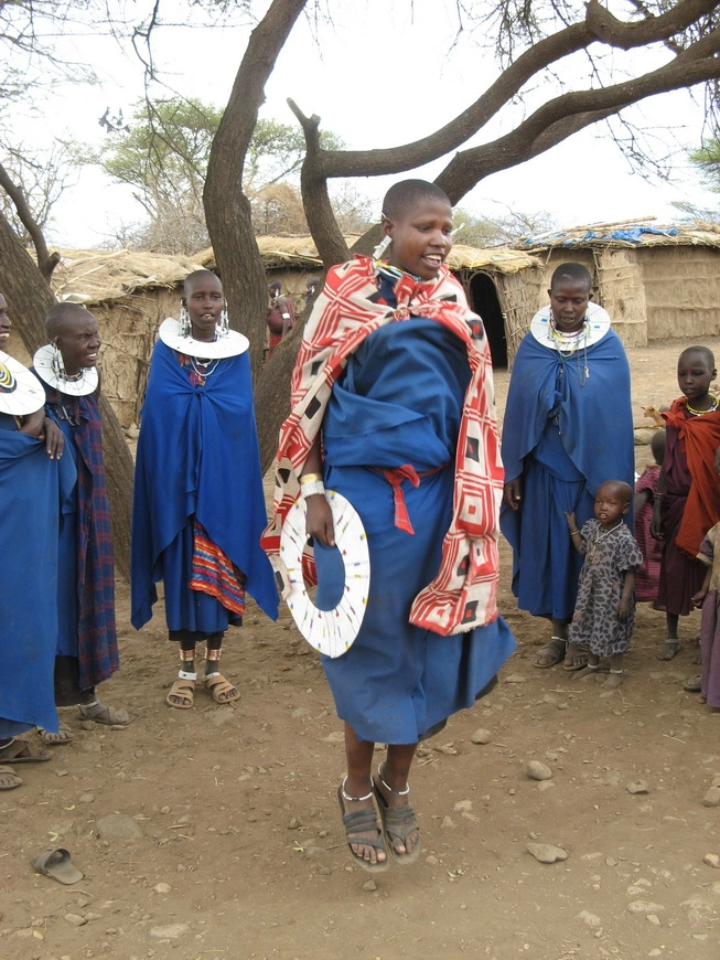 Загрузка картинки - Масайская деревня. Самая заводная зажигалка