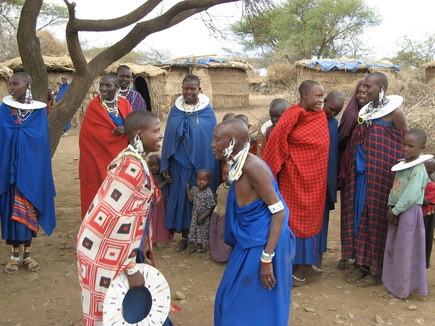 Загрузка картинки - Масайская деревня. Танцы-попрыганцы