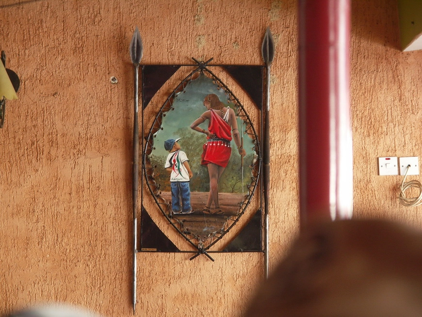 Загрузка картинки - Найроби, очередная кафешка. Актуальная живопись