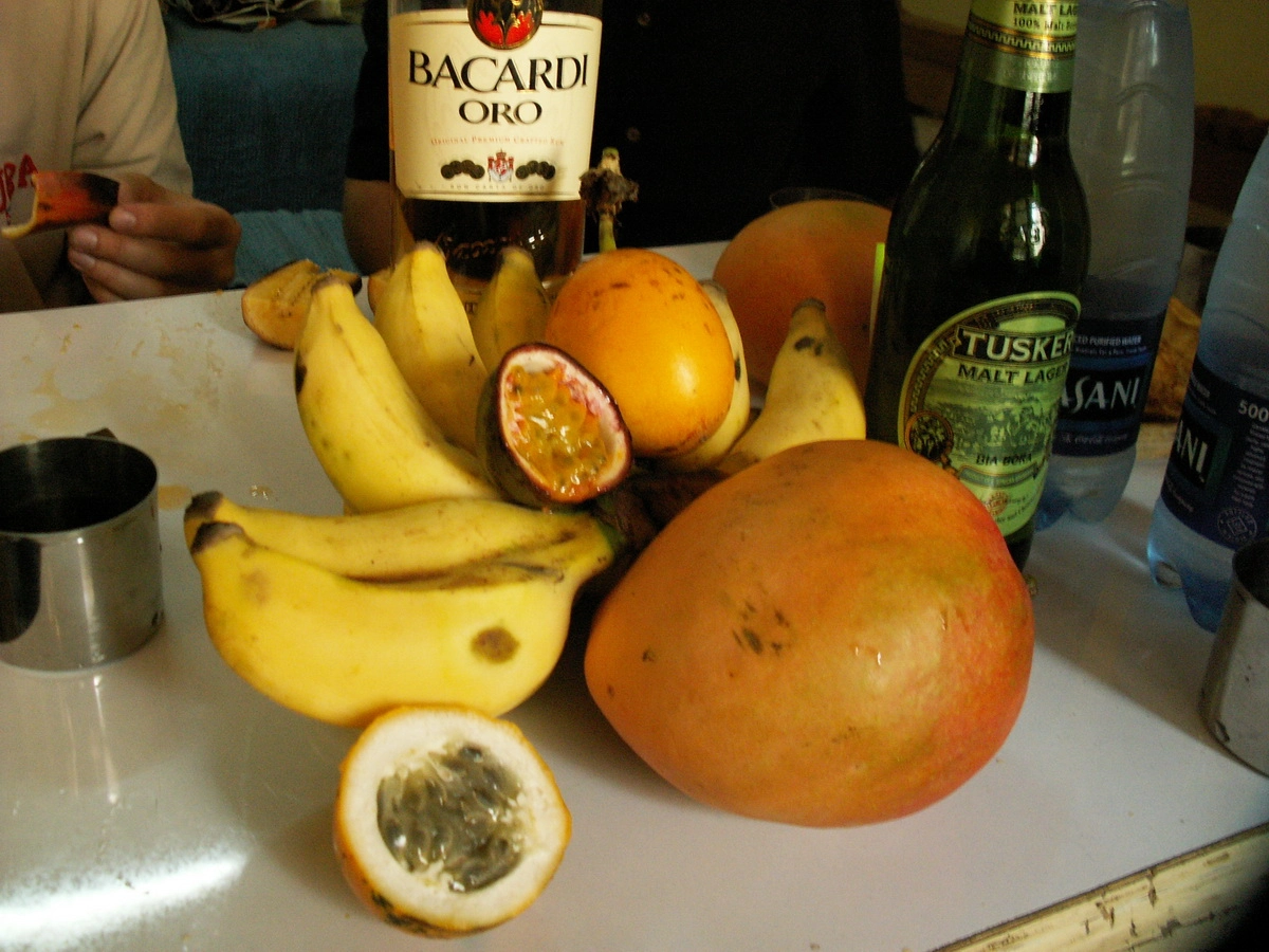 Загрузка картинки - Найроби, отель Терминал. Сервировочный столик