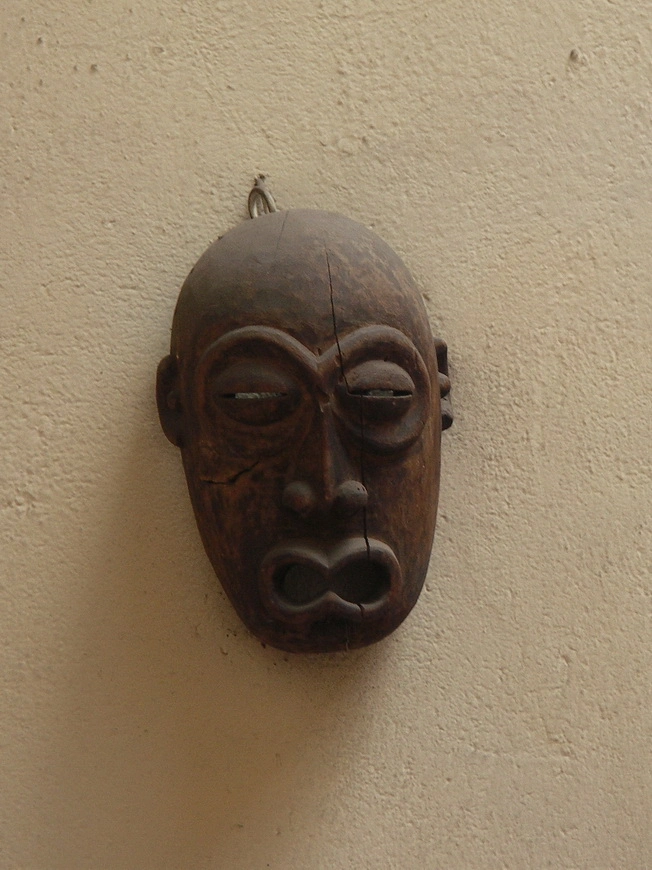 Загрузка картинки - Найроби, отель Терминал. Маска Матату