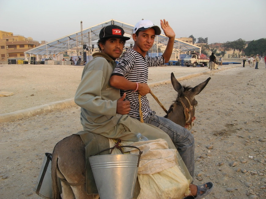 Загрузка картинки - Гиза, у Пирамид