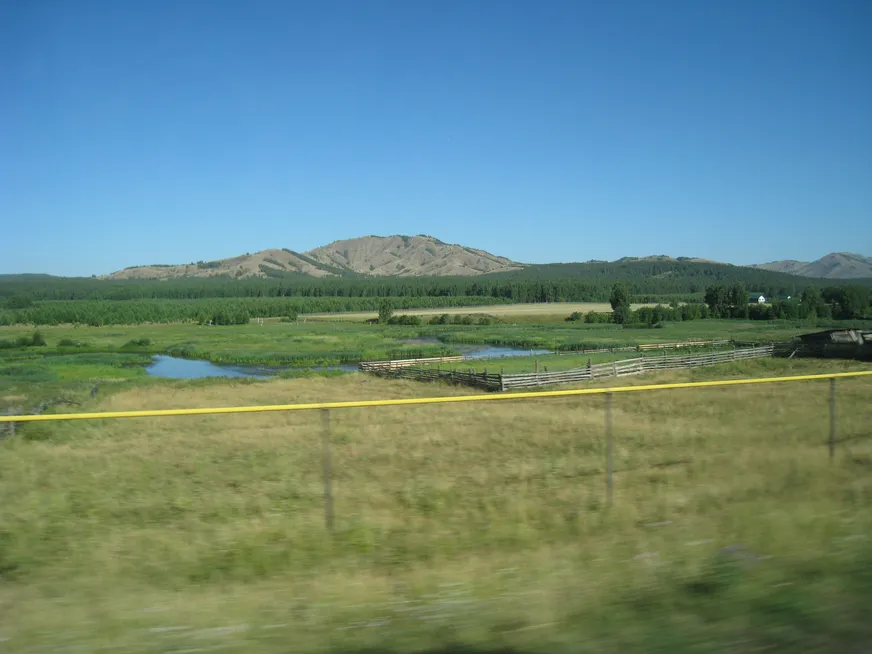 Загрузка картинки - Башкирия. Горы на горизонте