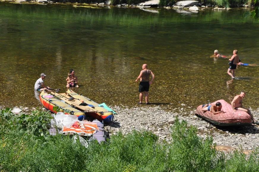Загрузка картинки - Агидель, лагерь. Периодические водные процедуры