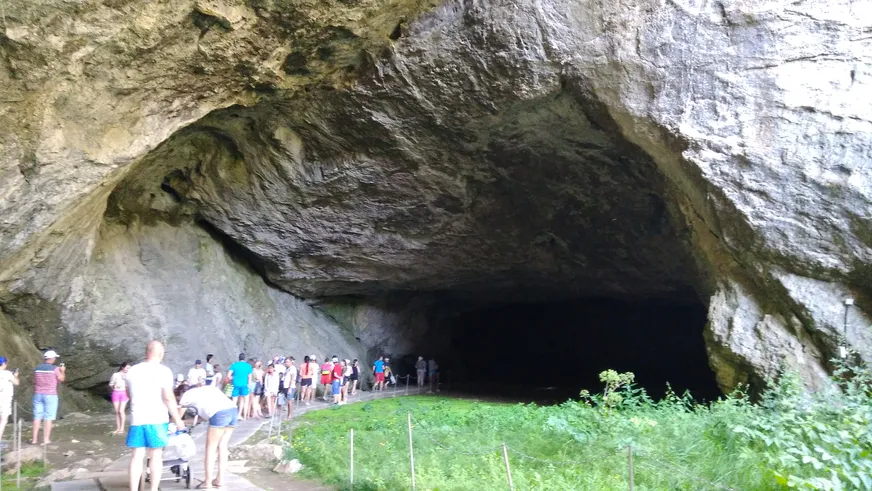 Загрузка картинки - Агидель. Вход в пещеру Шульган-Таш (Капова пещера)
