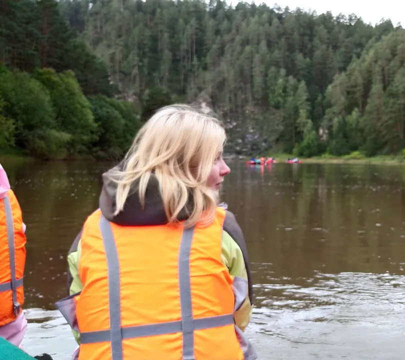 Загрузка картинки - Ай 2024. Алиса