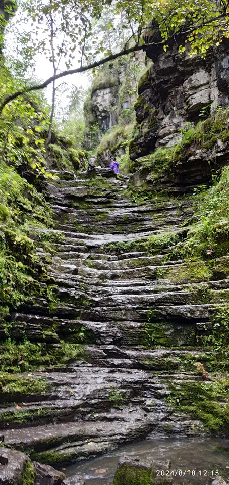 Загрузка картинки - Ай 2024. Ступени, они же Сухие водопады