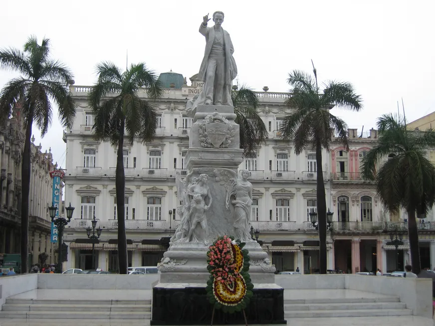 Загрузка картинки - Хосе Марти указует нам путь