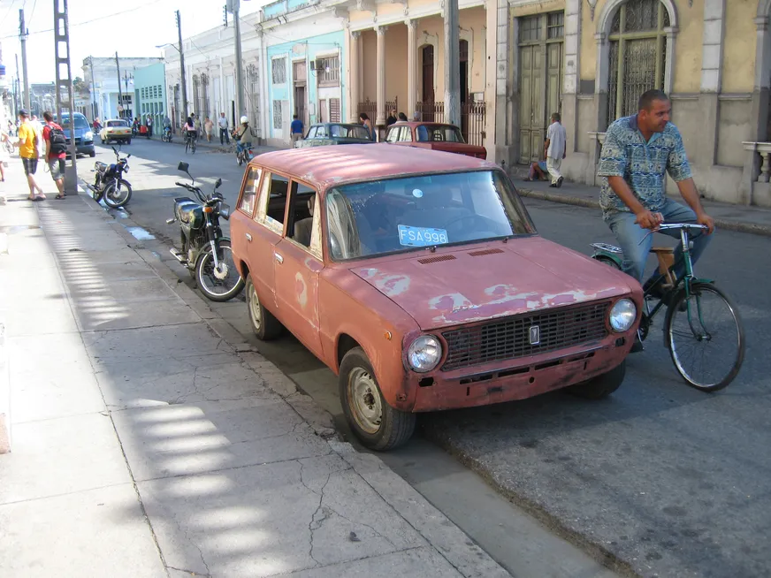 Загрузка картинки - Сьенфуегос. Авто
