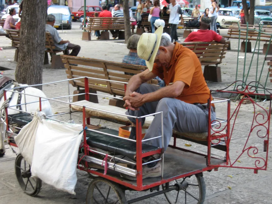 Загрузка картинки - Дедушко на кривой козе