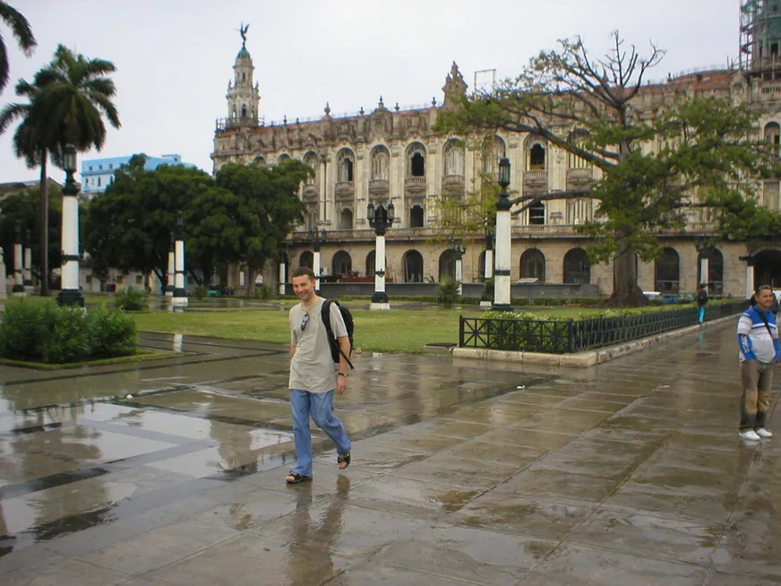 Загрузка картинки - Рыга у Капитолия