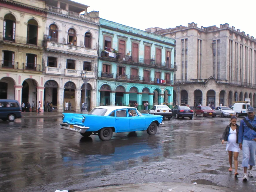 Загрузка картинки - Гавана. У Капитолия