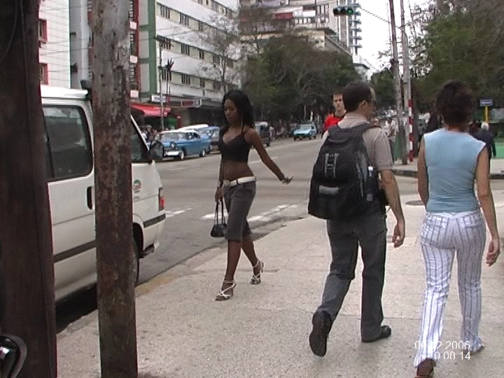 Загрузка картинки - Гавана, Ведадо. Мучачки