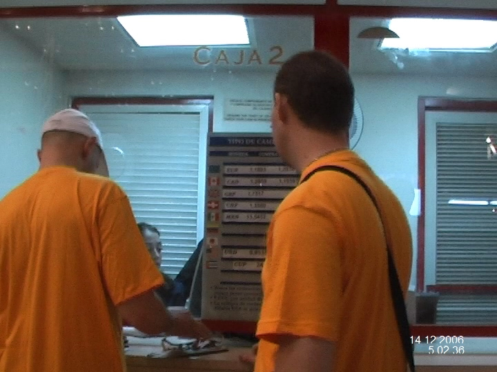 Загрузка картинки - Обменник в аэропорту