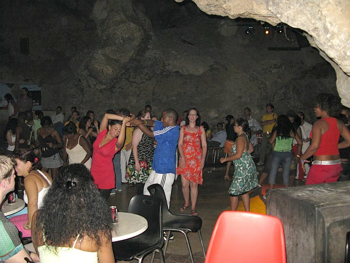 Загрузка картинки - Тринидад. Пещера (фото из свободных источников)