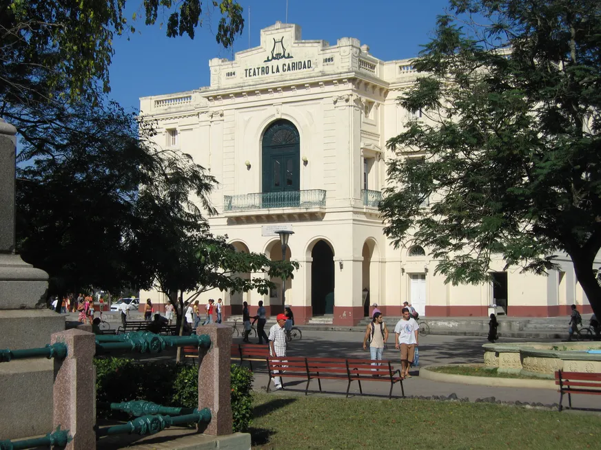 Загрузка картинки - Санта-Клара. Театр